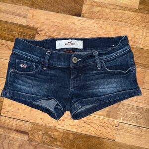 Y2K Hollister Women’s low rise mini shorts